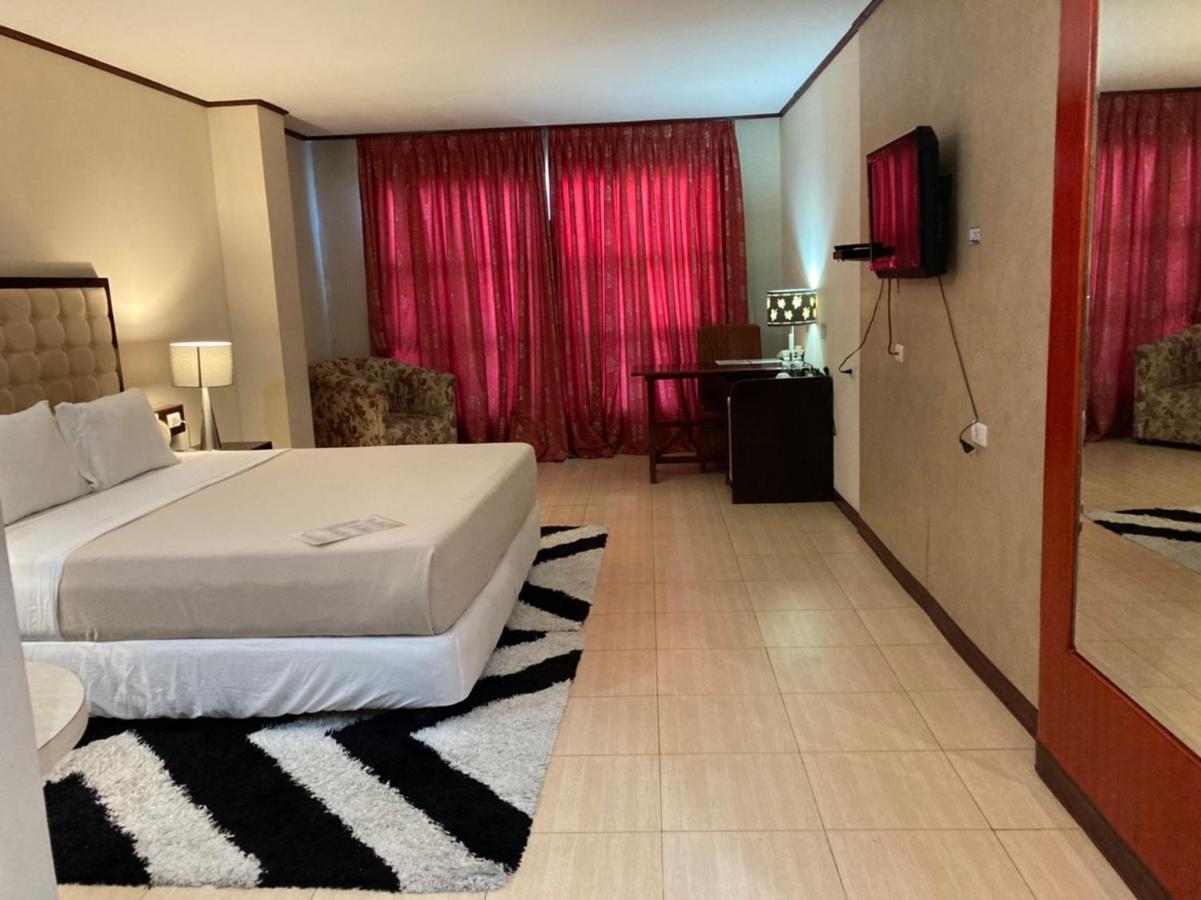 Cebu Dulcinea Hotel And Suites-Mactan Airport Hotel Lapu-Lapu City Exteriör bild